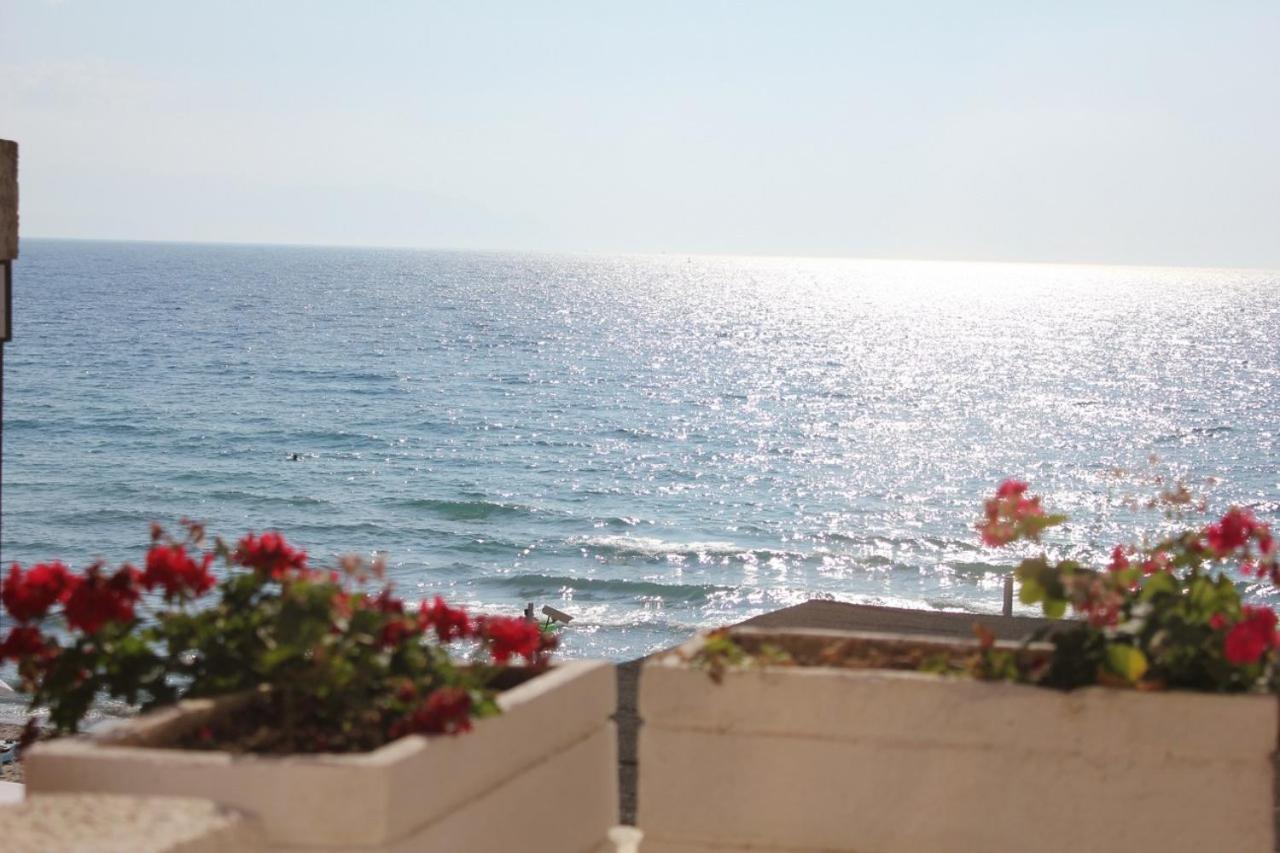 Ladies Beach Hotel Kusadasi Exterior photo